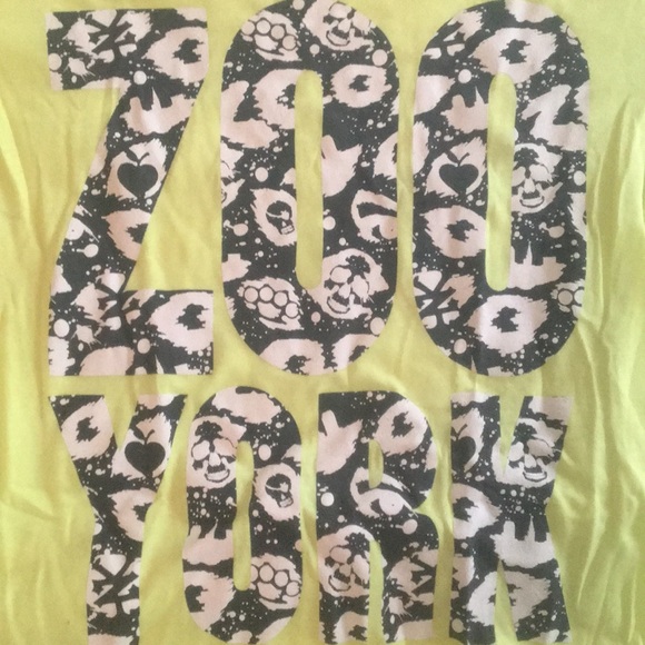 Yellow Zoo York tee w/ brass knuckles and skulls S - Picture 2 of 3